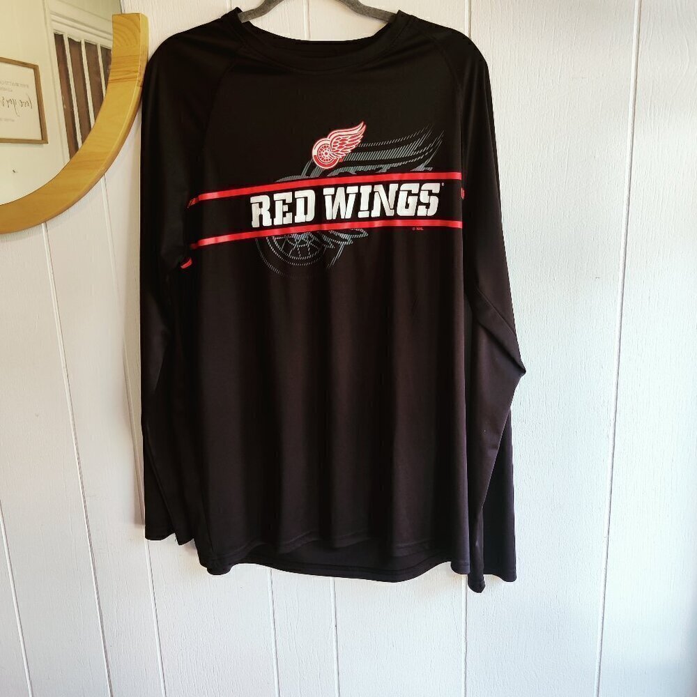 Redwings Licensed Jersey in Black & Red Jersey. SzXL, Polyester. Great graphics